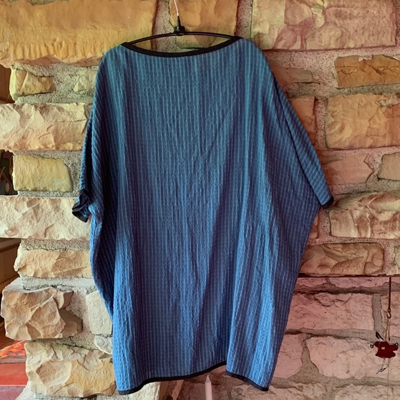 Cynthia Ashby oversized seersucker top - Picture 2 of 7